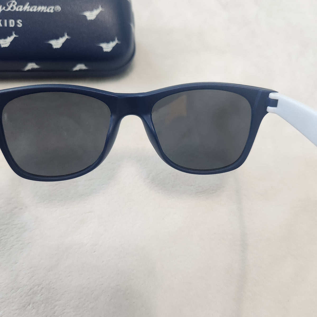 #167 Tommy Bahama Boys Youth Kids Sunglasses with Case