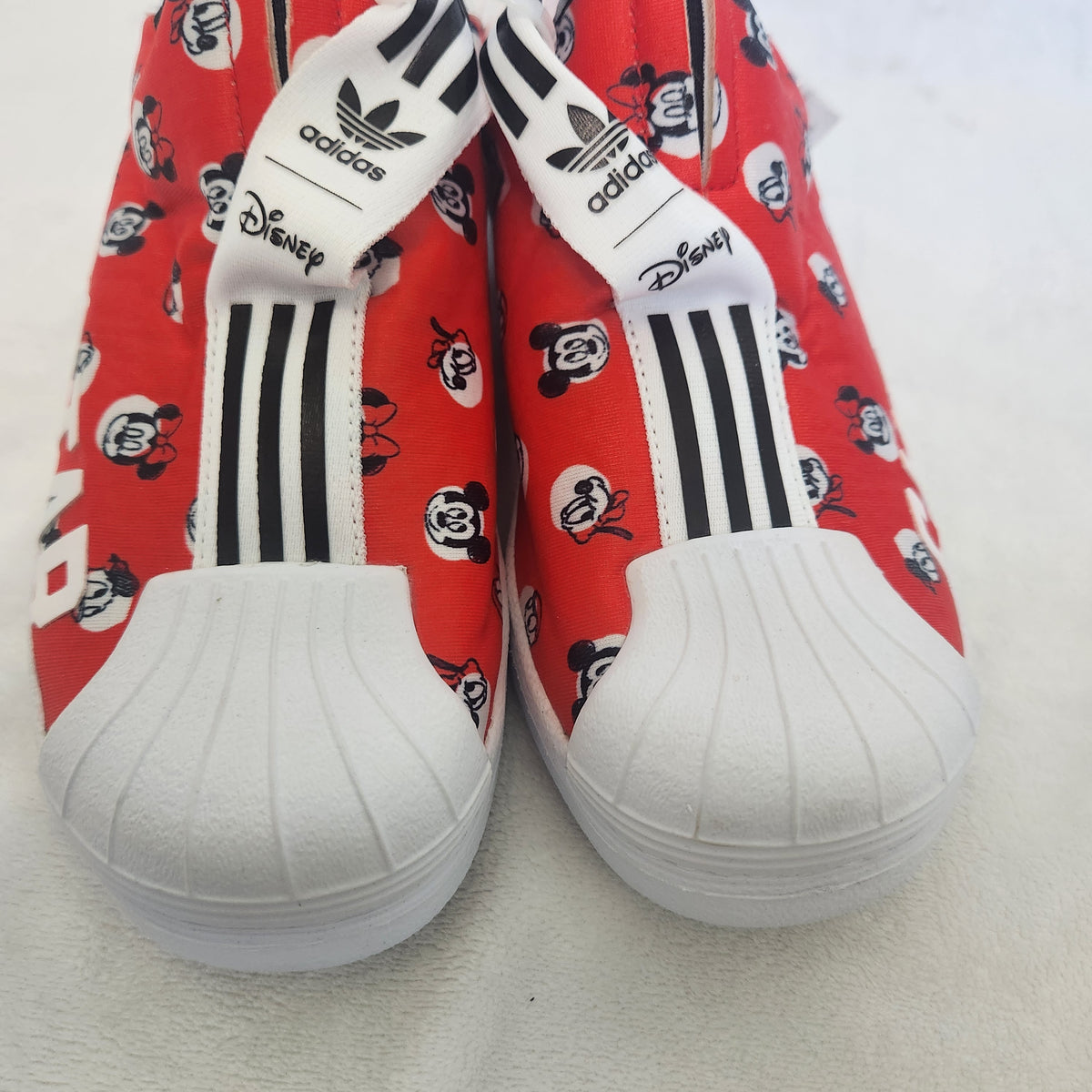 #167 NWT Adidas Superstar 360 X Disney Size 2.5 Minnie Mickey Mouse Slip On Sneakers