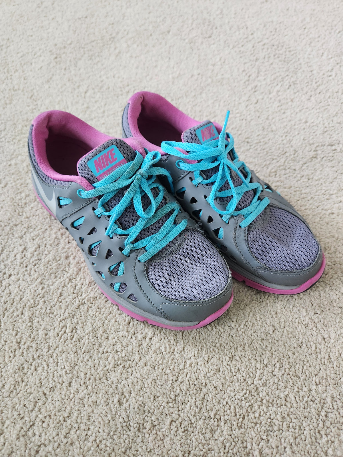 #167 Nike Women's 7.5 Dual Fusion Run 2 Cool Grey/Gamma Blue/Club Pink Sneakers