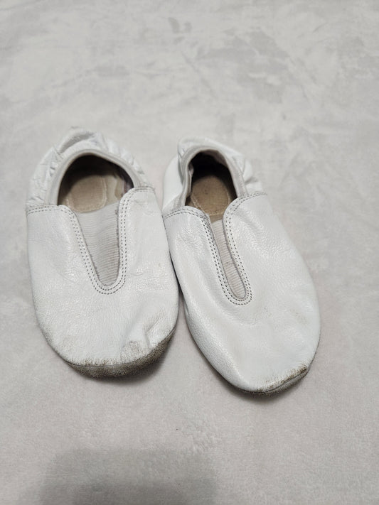 #167 Girl's Size 1 Trampoline Tumbling Gymnastics Shoes