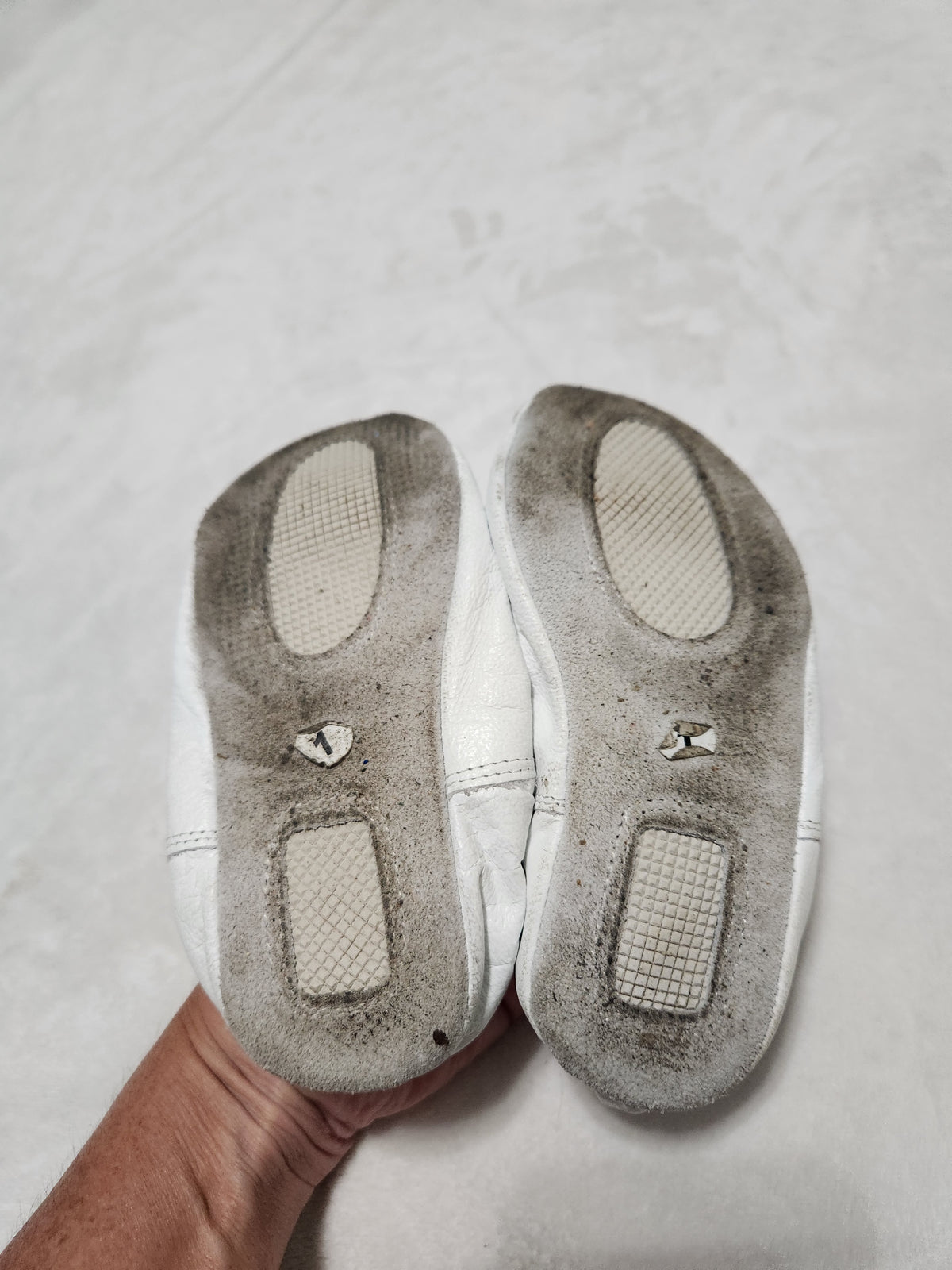 #167 Girl's Size 1 Trampoline Tumbling Gymnastics Shoes