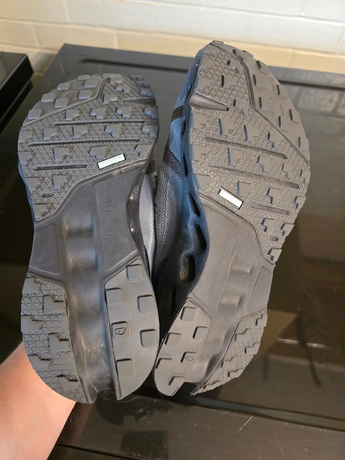 #131 On Cloud Women's Cloudsurfer Trail shoes sz 8.5