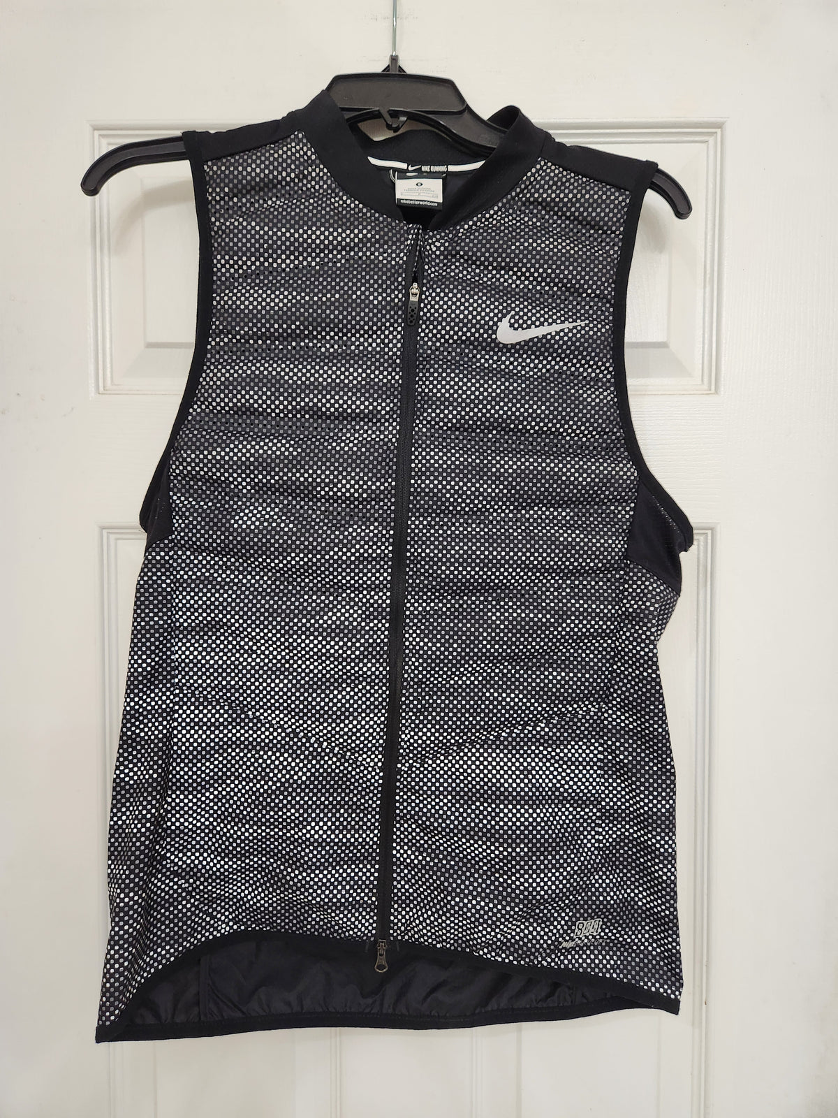 #167 Nike Womens Small AeroLoft Flash Running Vest Black