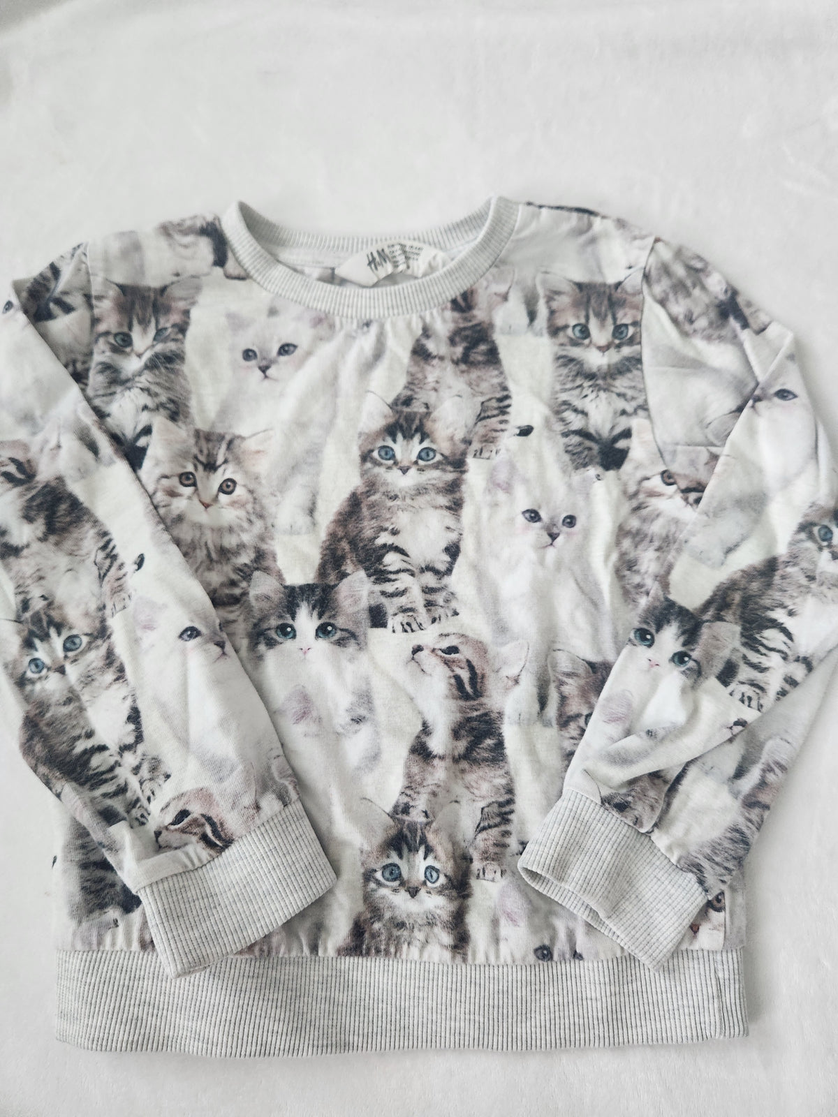 #167 H&M Kids Sz 4-6 Animal Print Long-Sleeve Thin Sweatshirt Tops
