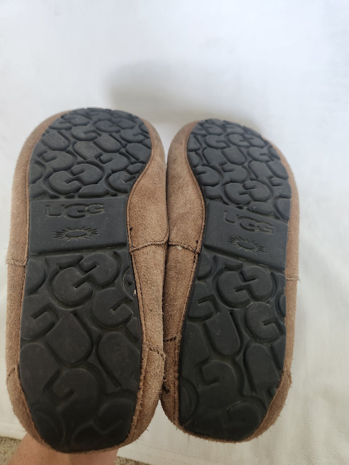 #167 UGG Ascot Men’s 8 Chestnut Suede Shearling-Lined Slip-On Slippers Loafers
