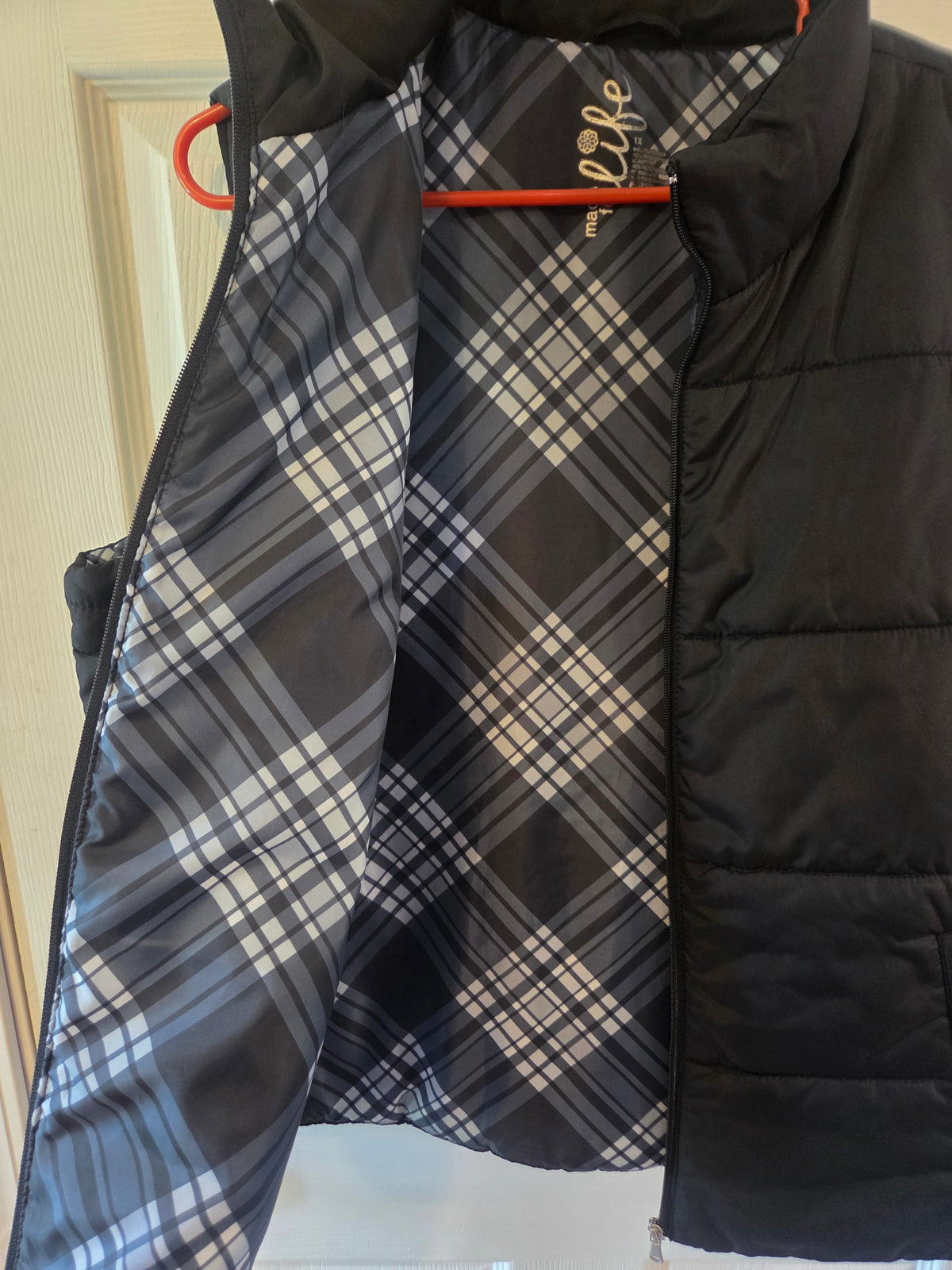Seller 188 Women's Made for life vest size 1x