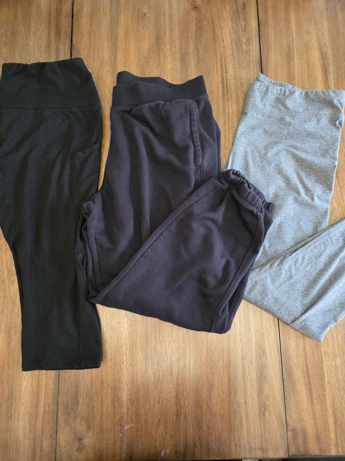 Seller 188 Women's XL Athletic pants size XL