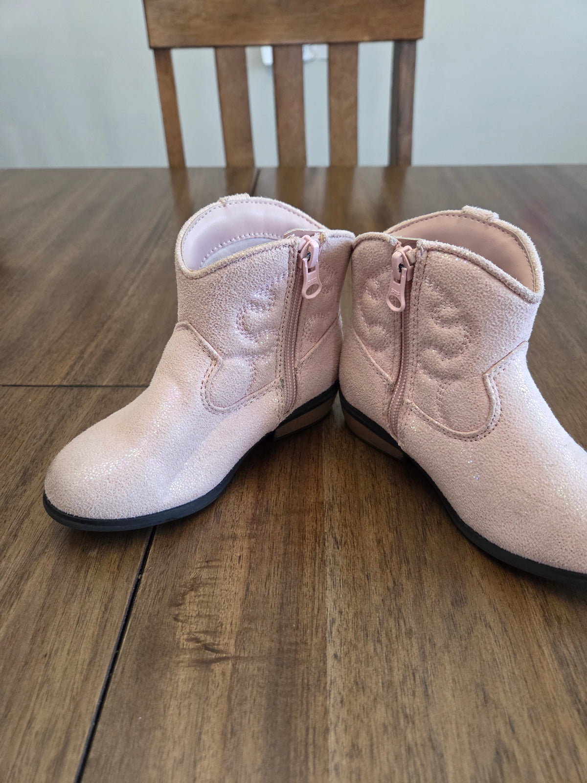 Seller 188 Girls cat and jack pink sparkle boots size 10