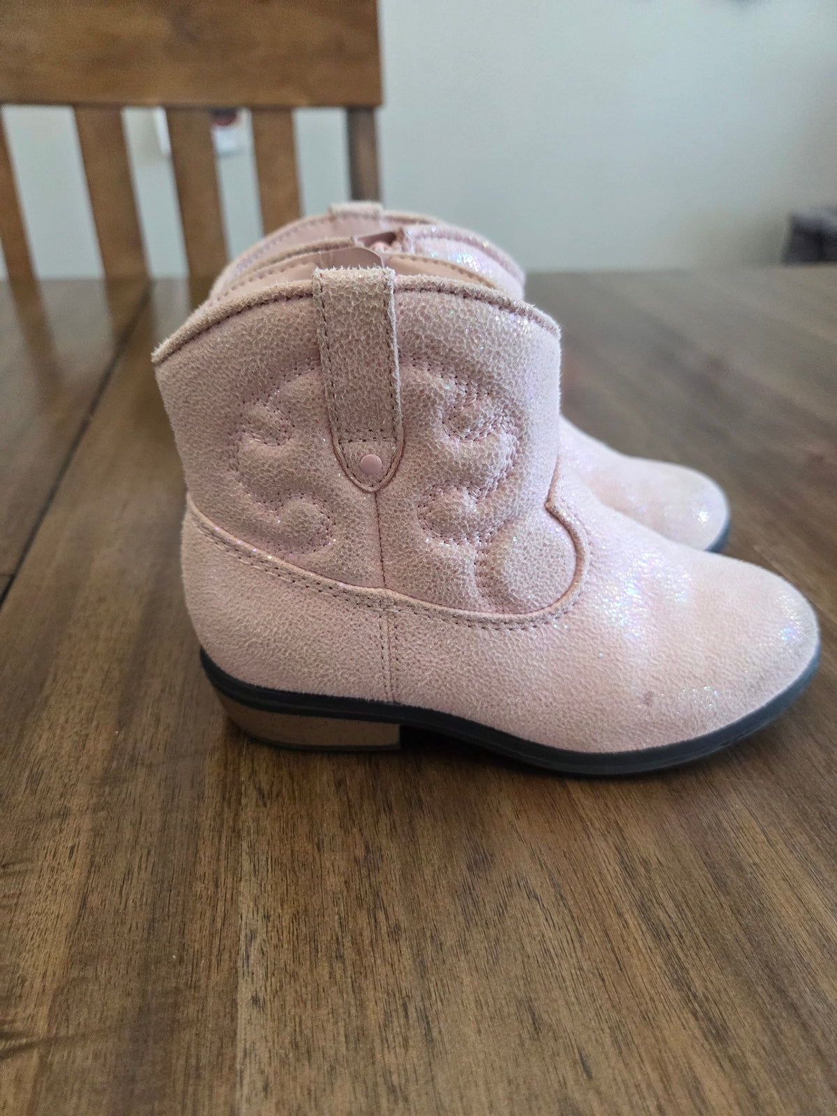 Seller 188 Girls cat and jack pink sparkle boots size 10