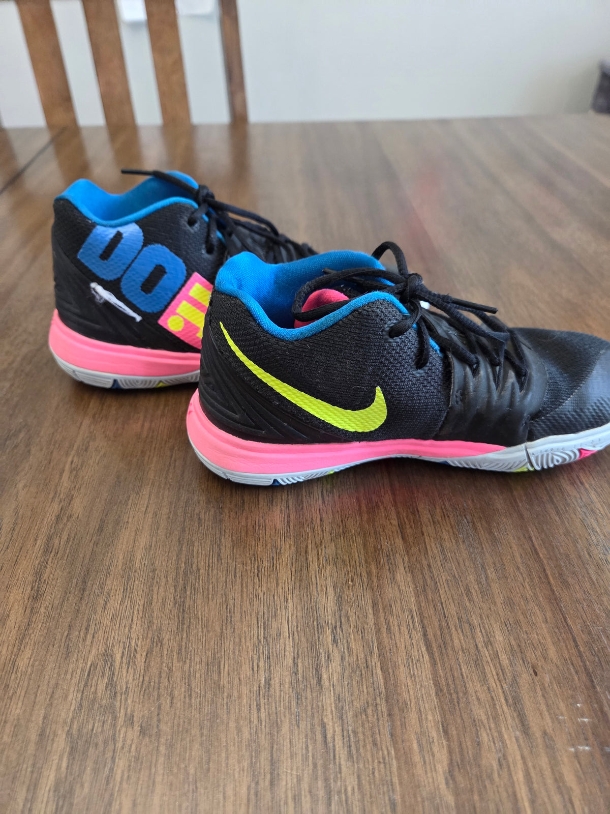 Seller 188 boys Kyrie Irving nike shoes size 1
