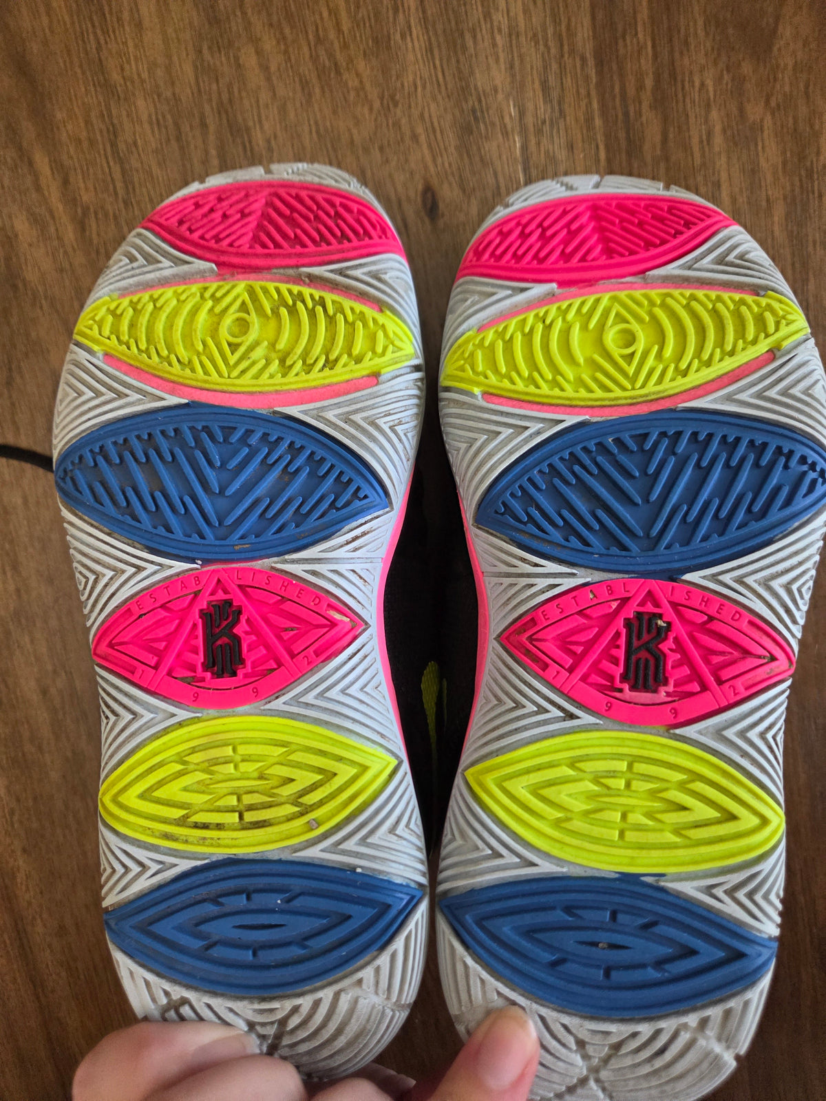 Seller 188 boys Kyrie Irving nike shoes size 1