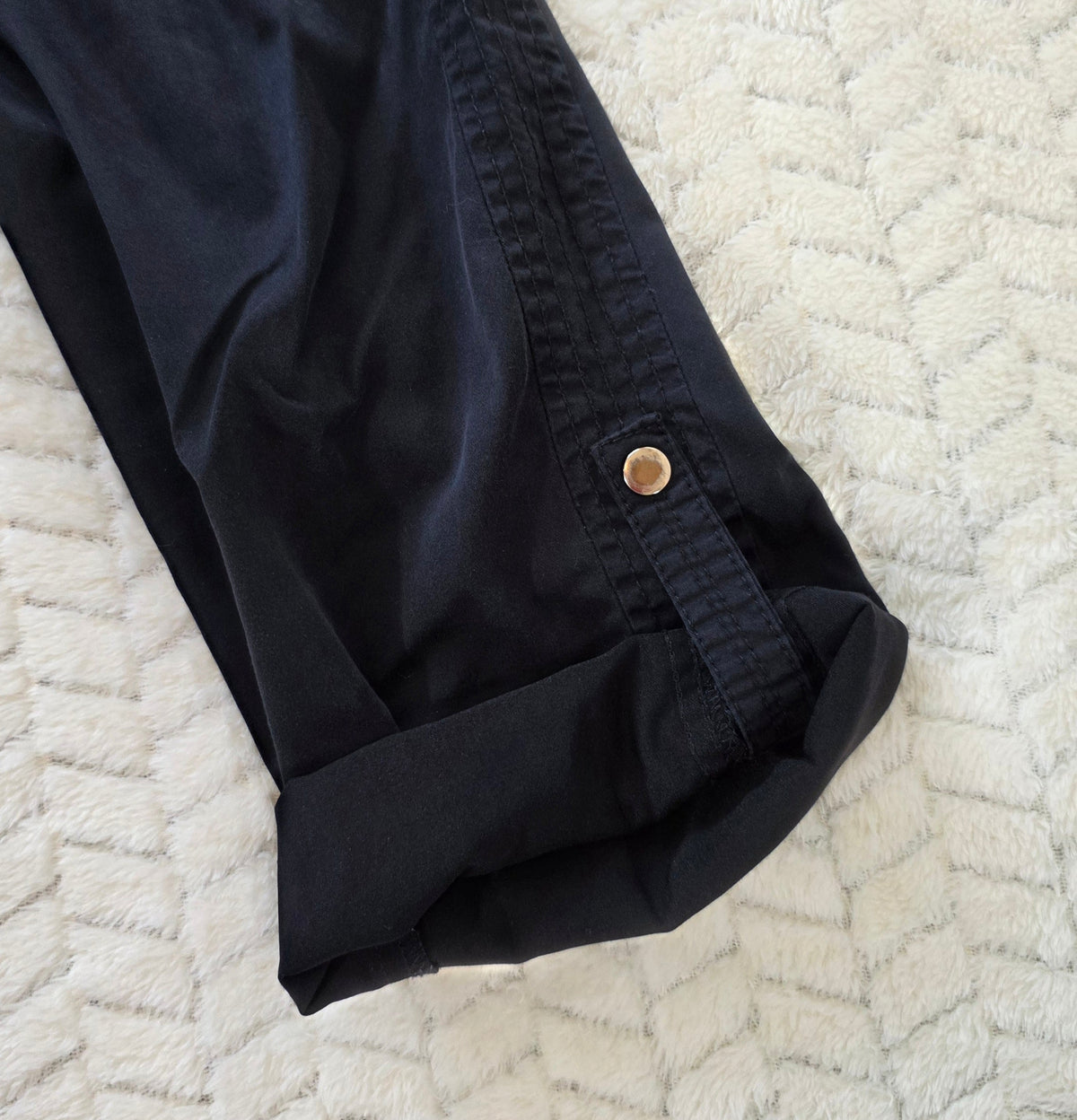 #190 Women's Size 4 Chico's (Chico's size 0) Black Roll-up Pants