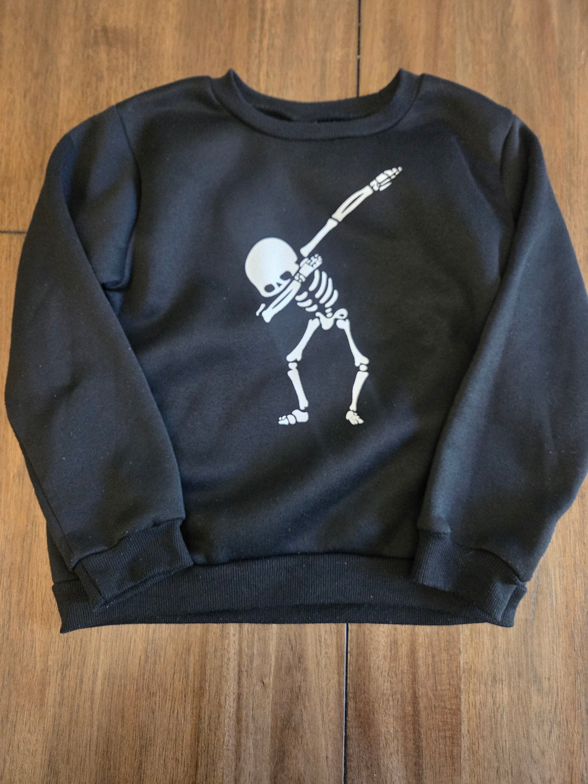 Seller 188 boys size 7 Skeleton and Halloween zip up