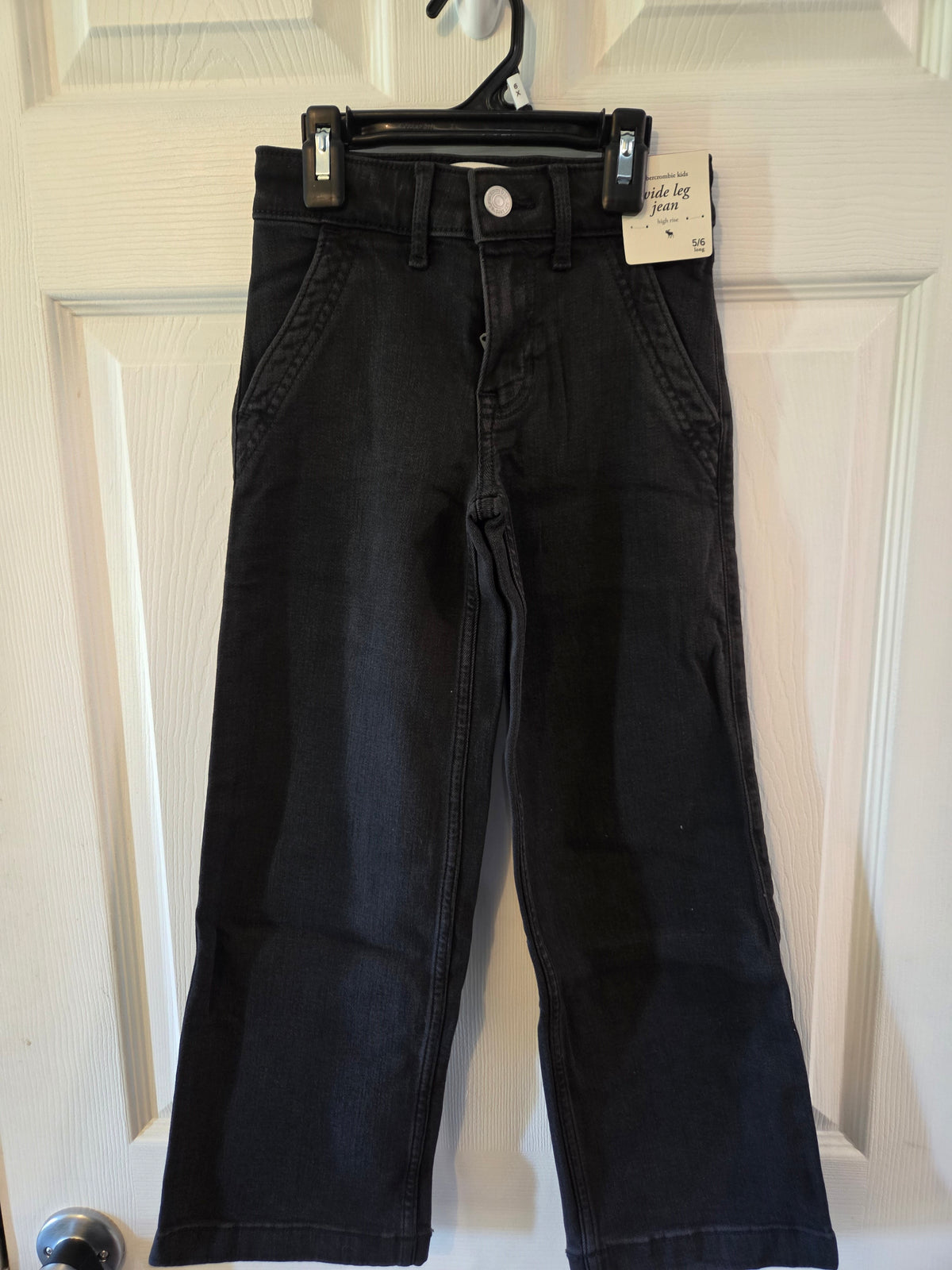 Seller 188 Girls abercrombie jeans NWT size 5 Long