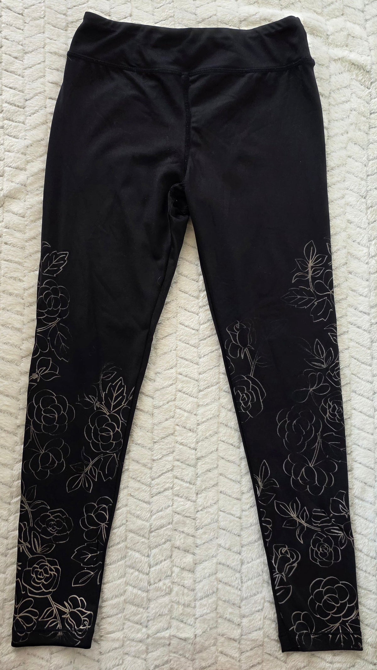 #190 Girls 7 (S) Calvin Klein Black Floral Leggings