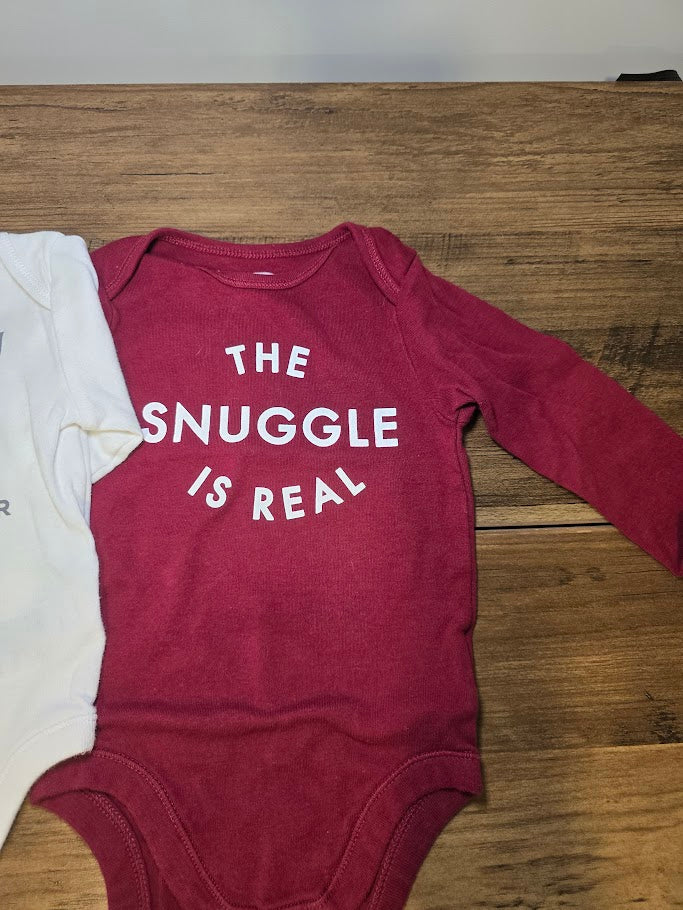 #131 Old Navy set of 4 Onesies with sayings sz 12-18M