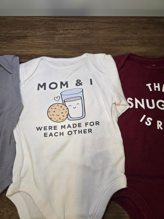 #131 Old Navy set of 4 Onesies with sayings sz 12-18M