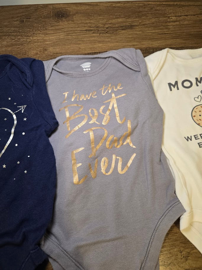 #131 Old Navy set of 4 Onesies with sayings sz 12-18M
