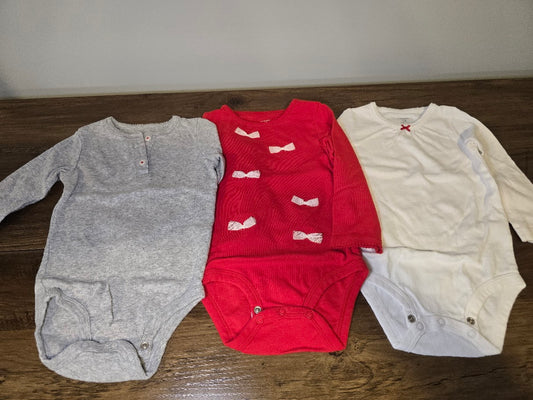 #131 Carter's set of 3 long sleeve girls onesies sz 18M
