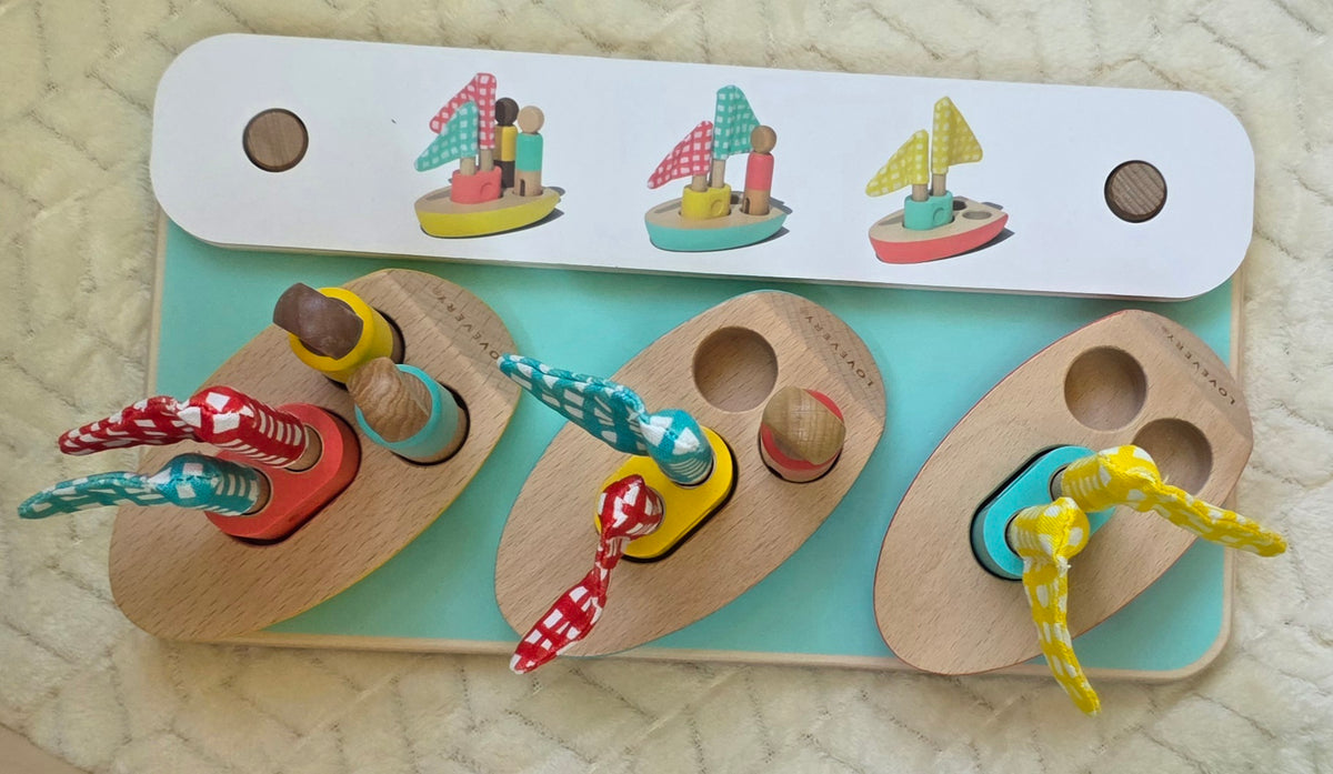 #190 Lovevery Analyst Play Kit – Partial Set (Sensory Box + Boats + Sewing Kit)