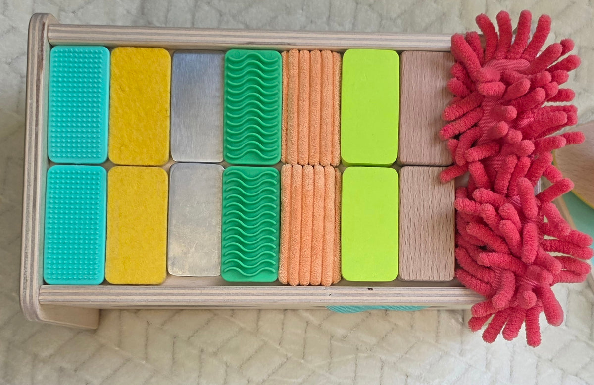#190 Lovevery Analyst Play Kit – Partial Set (Sensory Box + Boats + Sewing Kit)