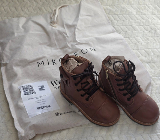 #190 Girls Size 8 Mikoleón Heirloom Luxe High‑Top Lace Boots (2 of 2)