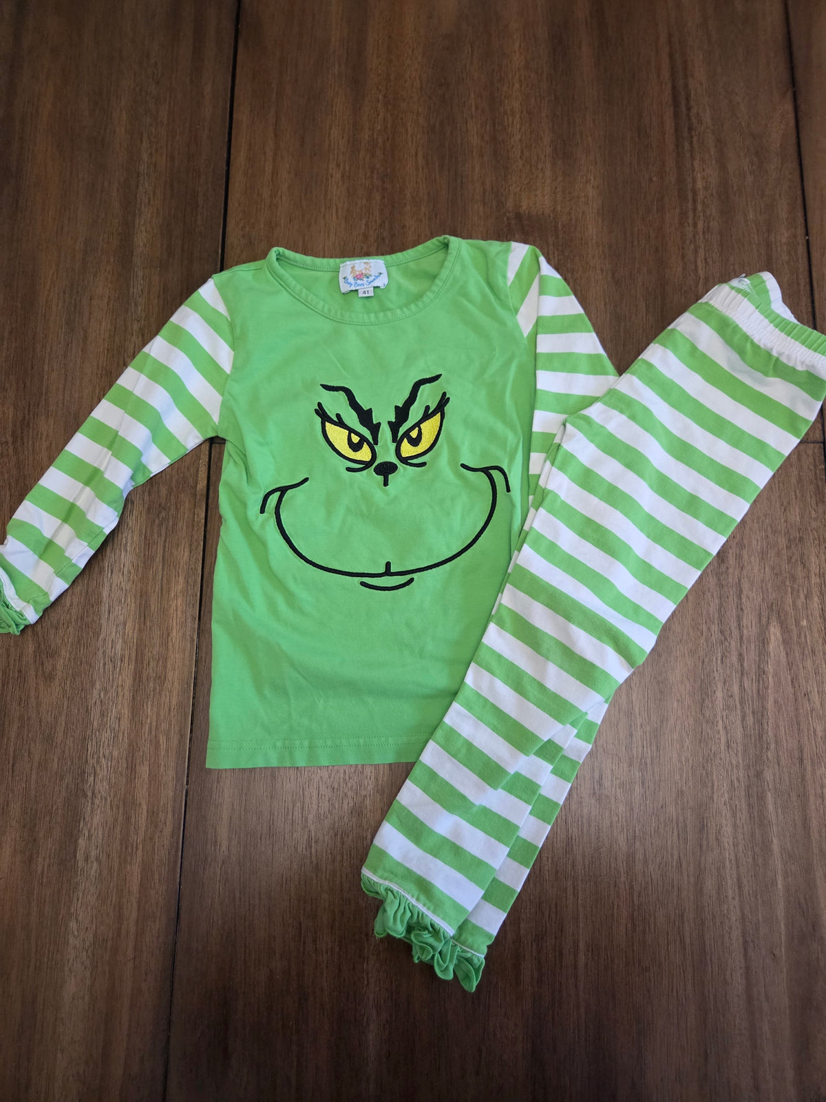 Seller 188 girls grinch outfit size 4y