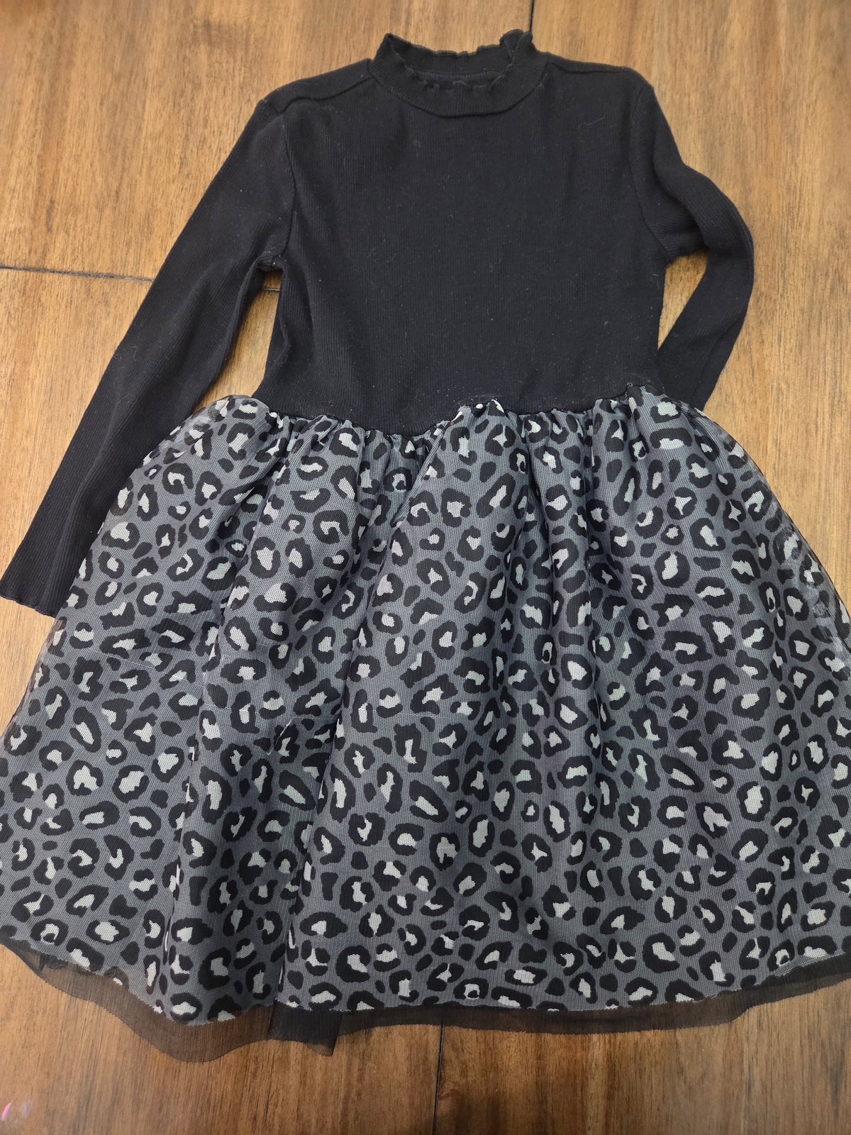 Seller 188 girls tulle dresses size 5
