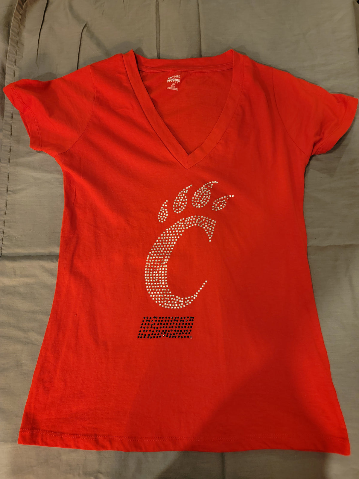 Seller 18 University of Cincinnati Women's Large Shirt