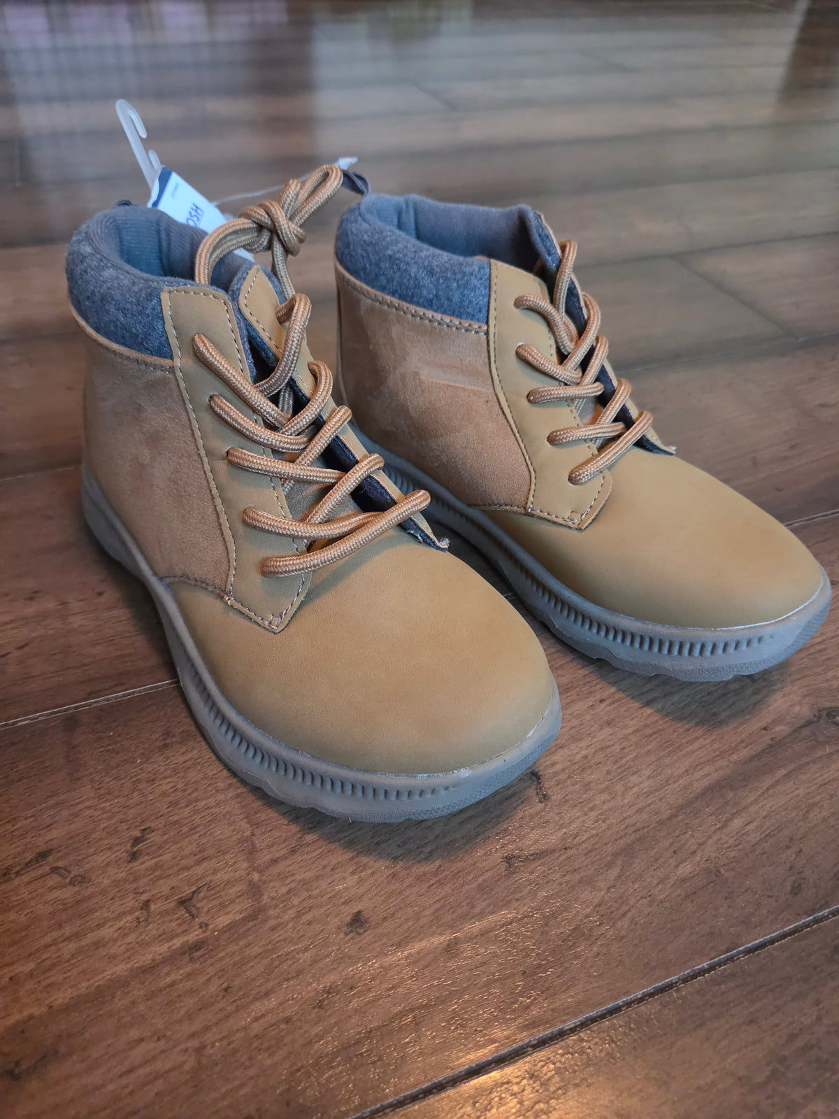 Seller #57 Boys youth boots size 1 Brand New