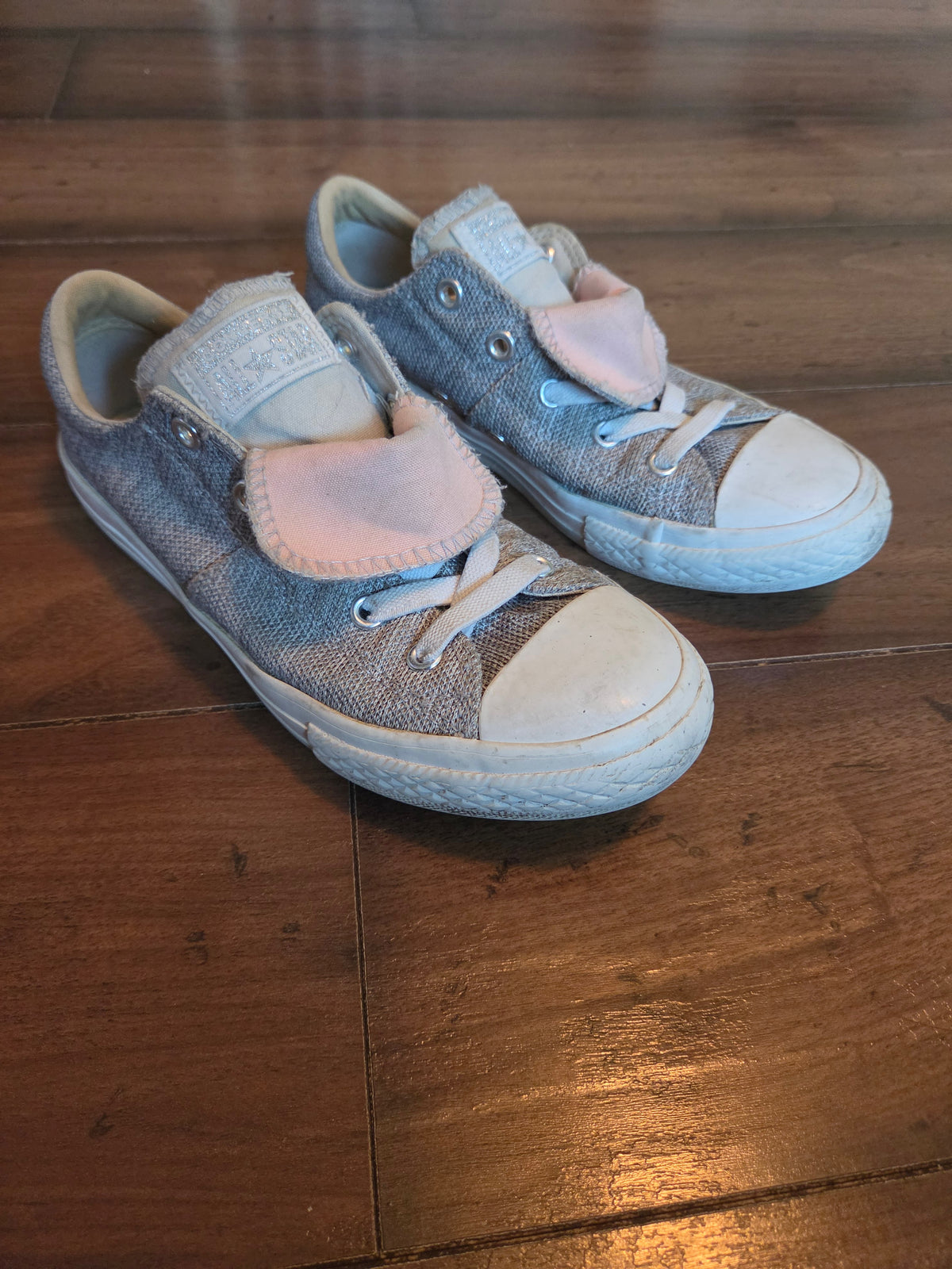 Seller #57 Girls Converse size 2