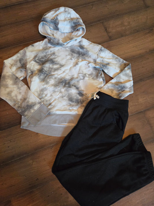Seller #57 Girls Large (10/12) Hoodie and sweatpants outfit