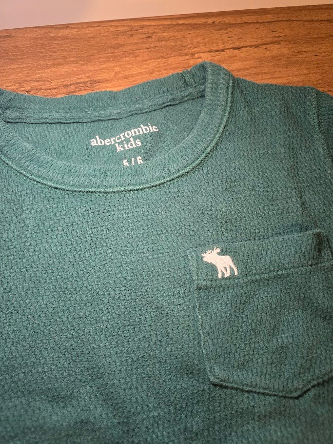 #131 abercrombie kids green thermal shirt sz 4 - 5