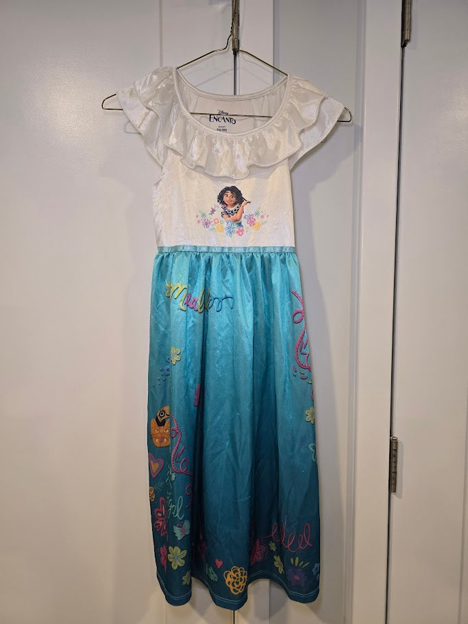 #131 Encanto Nightgown sz 6