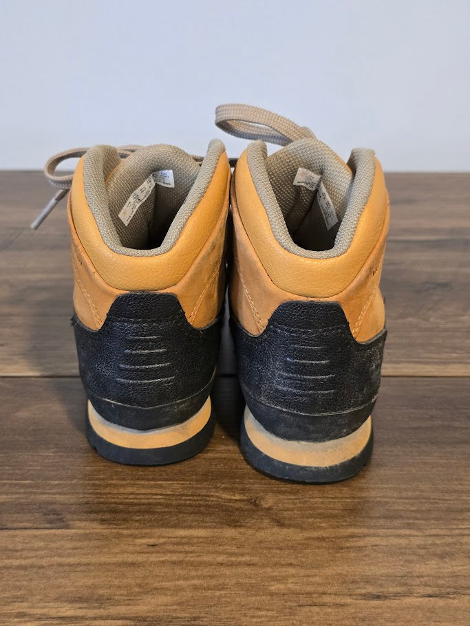 #131 Boys Timberland Boots sz 11