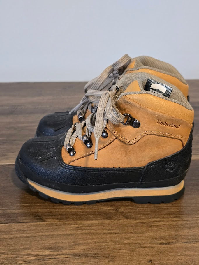 #131 Boys Timberland Boots sz 11