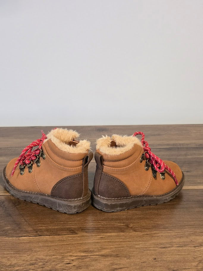 #131 Cat & Jack boys boots sz 7