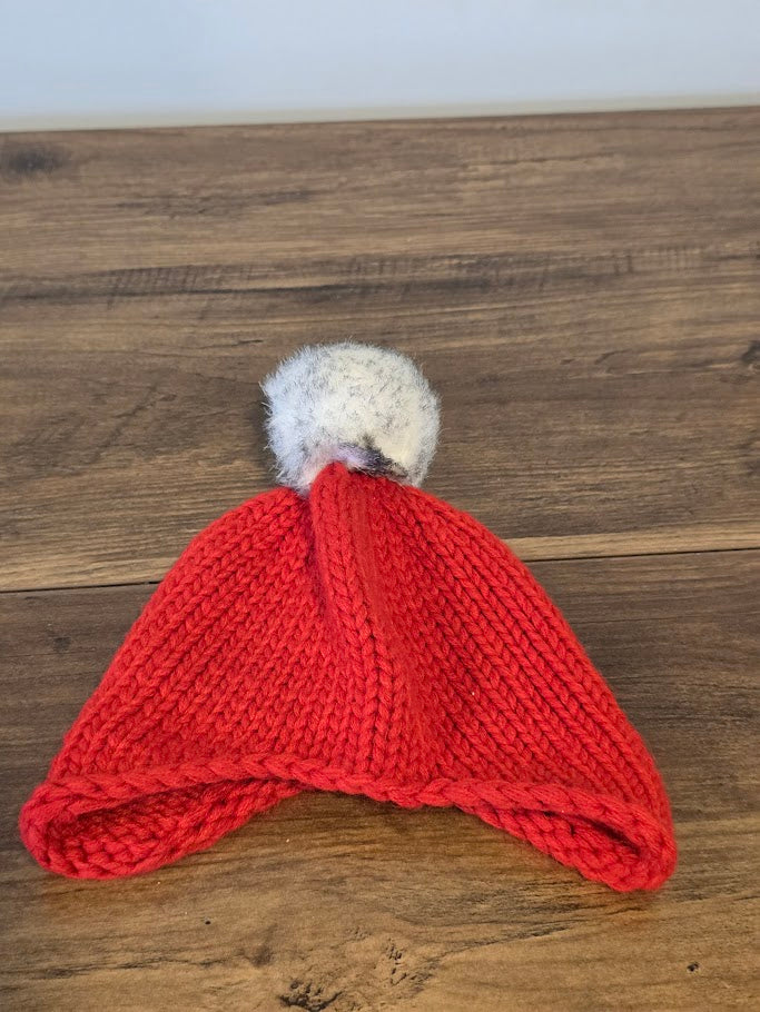 #131 Red knit hat with pom sz 0 -6M