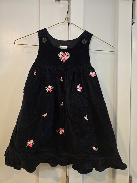 #131 Girls black jumper dress in soft heavy fabric with stitched flowers sz 4