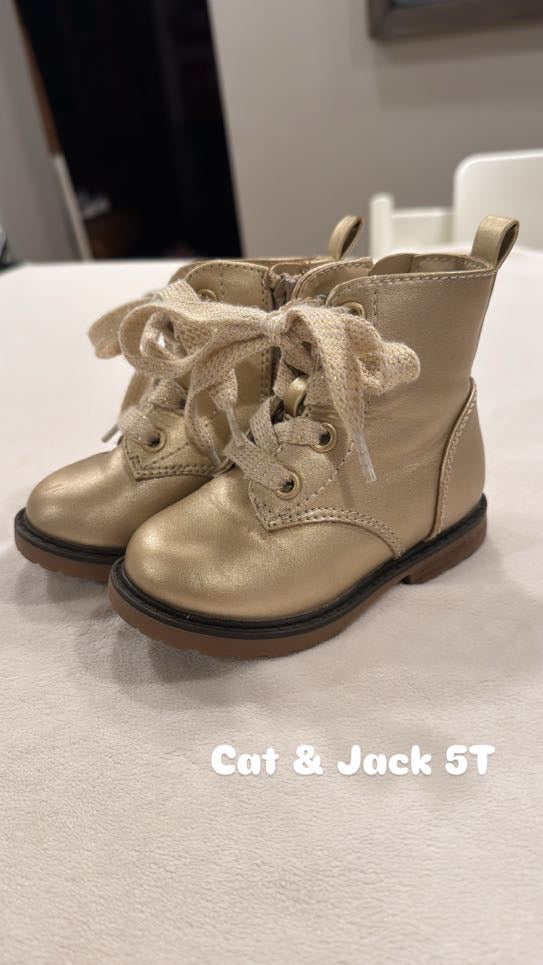 #145 Cat & Jack gold combat boots Size 5T EUC