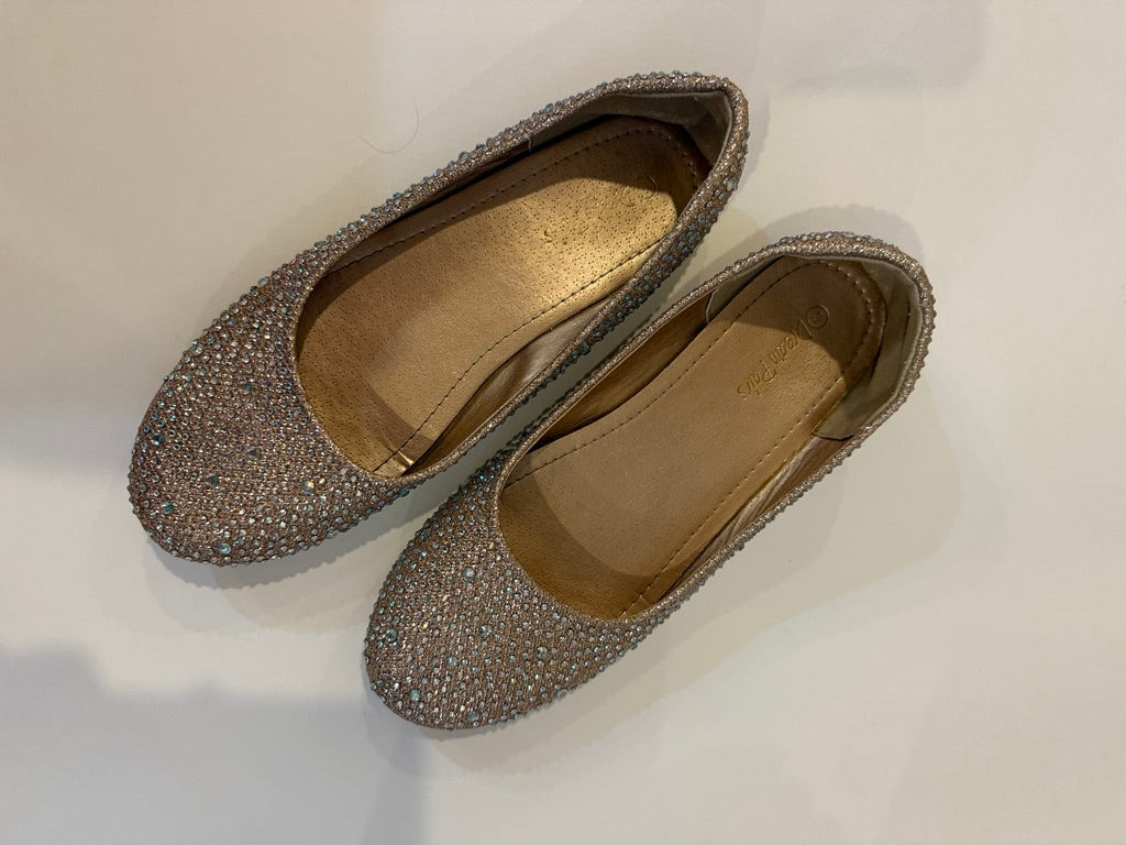 Seller # 142 Girl's size 3 Dream Pairs Gold Shoes