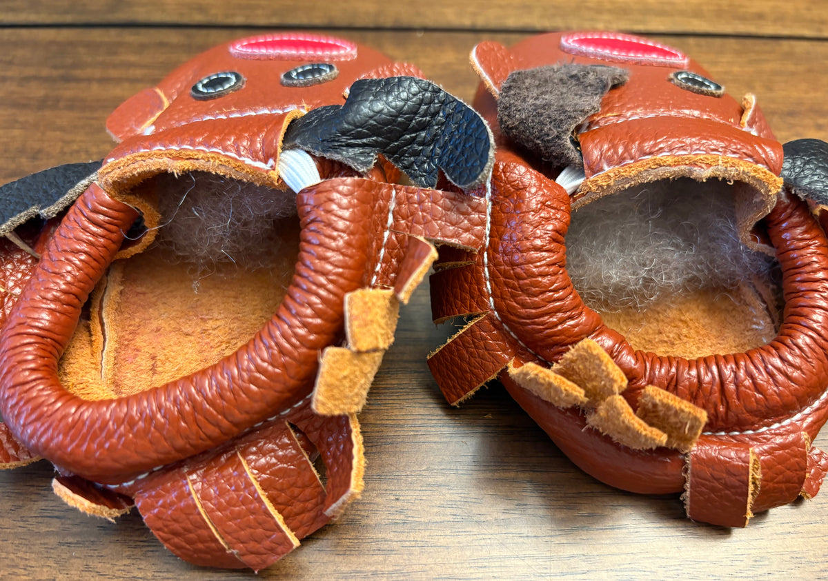 #197 Unisex Size 12M Brown Leather Reindeer Moccasins