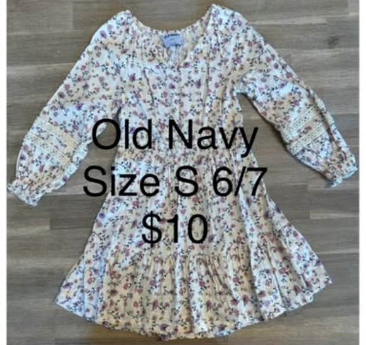 Girls Old Navy Dress Size S (6/7)