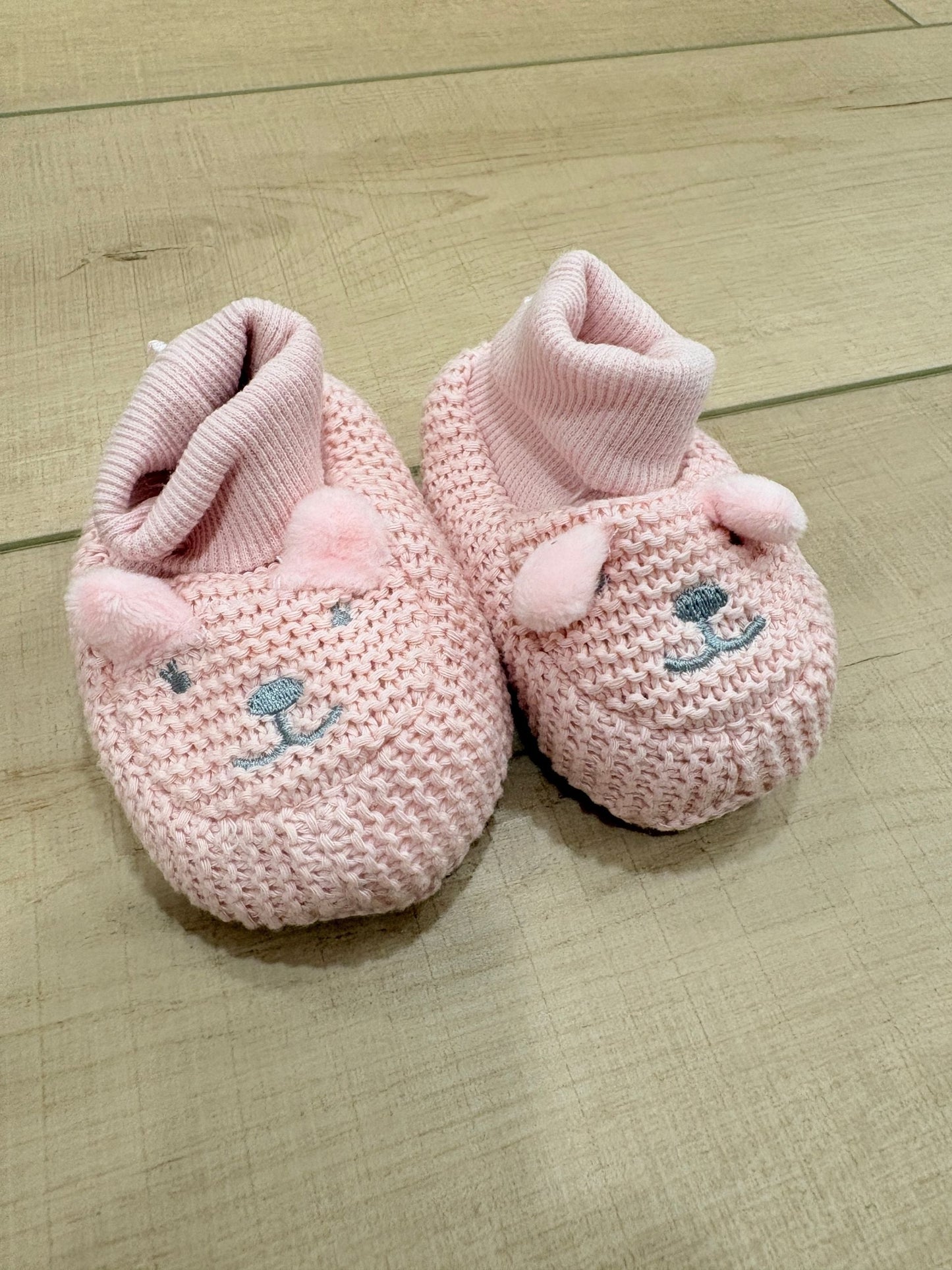 #37 REDUCED-0-6M Girls Knit Pink Bear Slippers