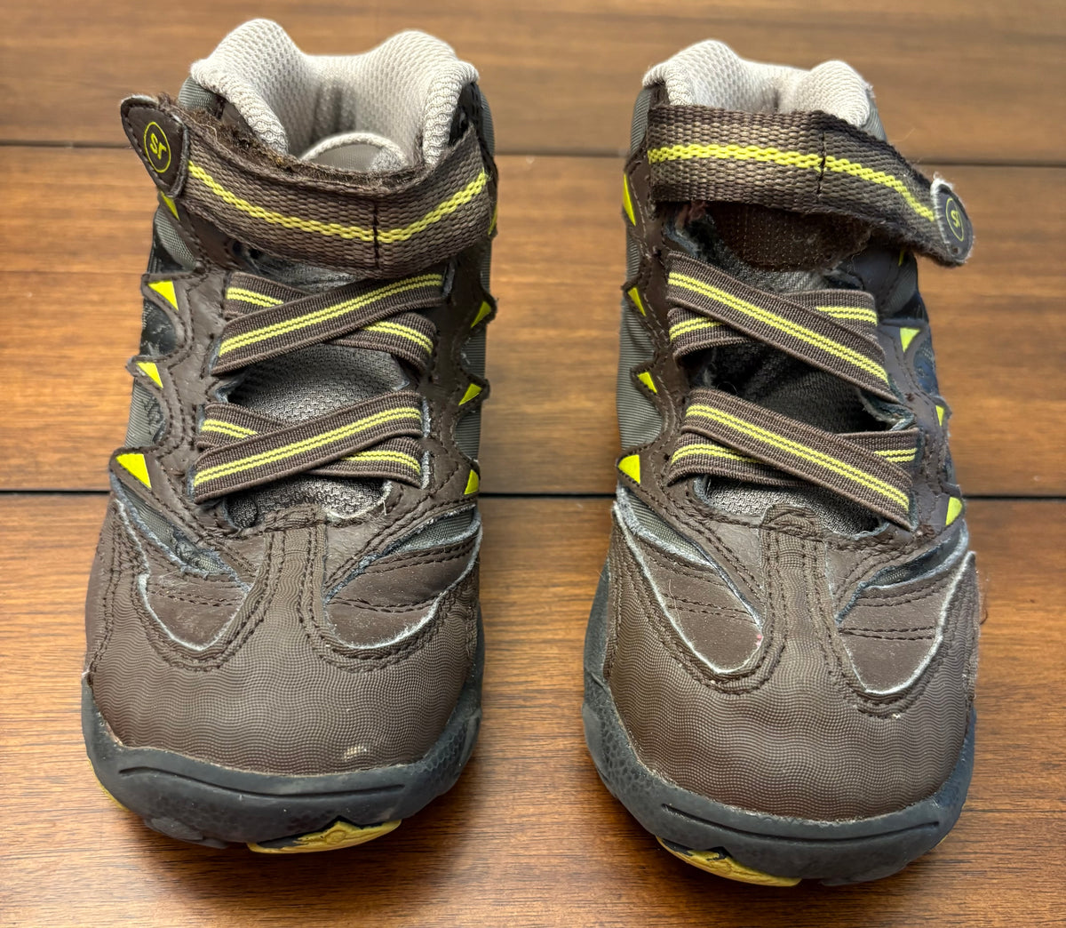 #197 Stride Rite Boys Size 11 Brown Dinosaur Light Up Leather Boots