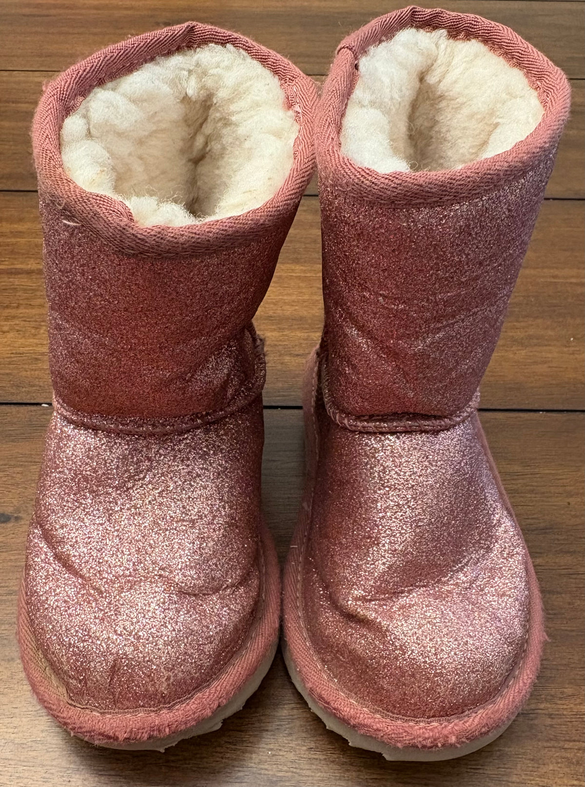 #197 Ugg Girls Size 8 Mauve Glitter Fleece Lined Boots