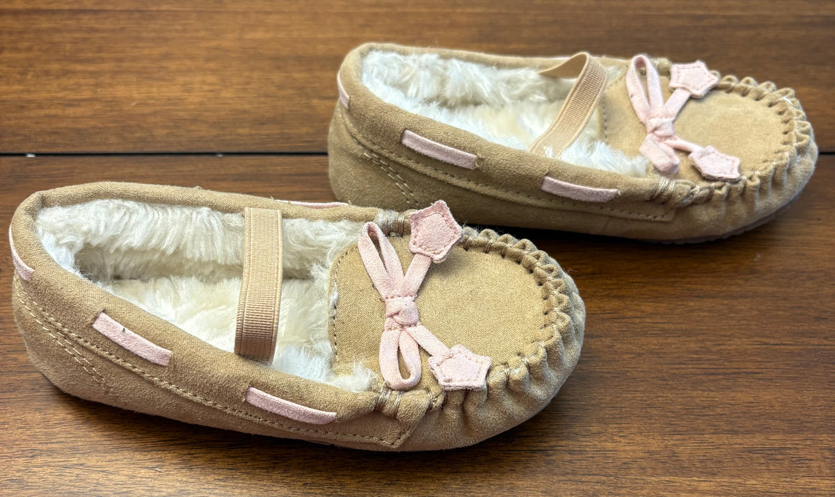 #197 Girls Size 7/8 (M) Khaki with Light Pink Fleece Lined Moccasins