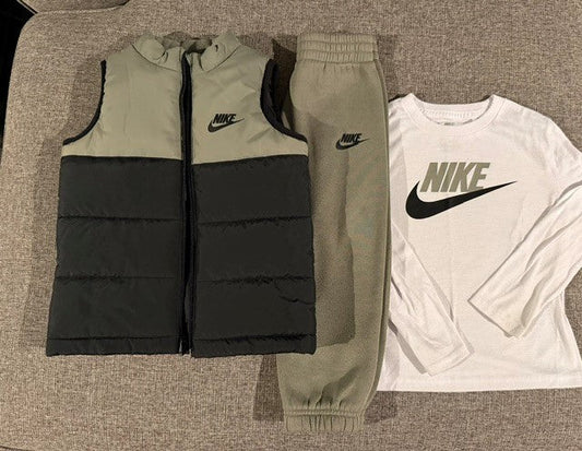 Seller #179 | Nike Long Sleeve/Sweatpants & Vest Set | Toddler 4T