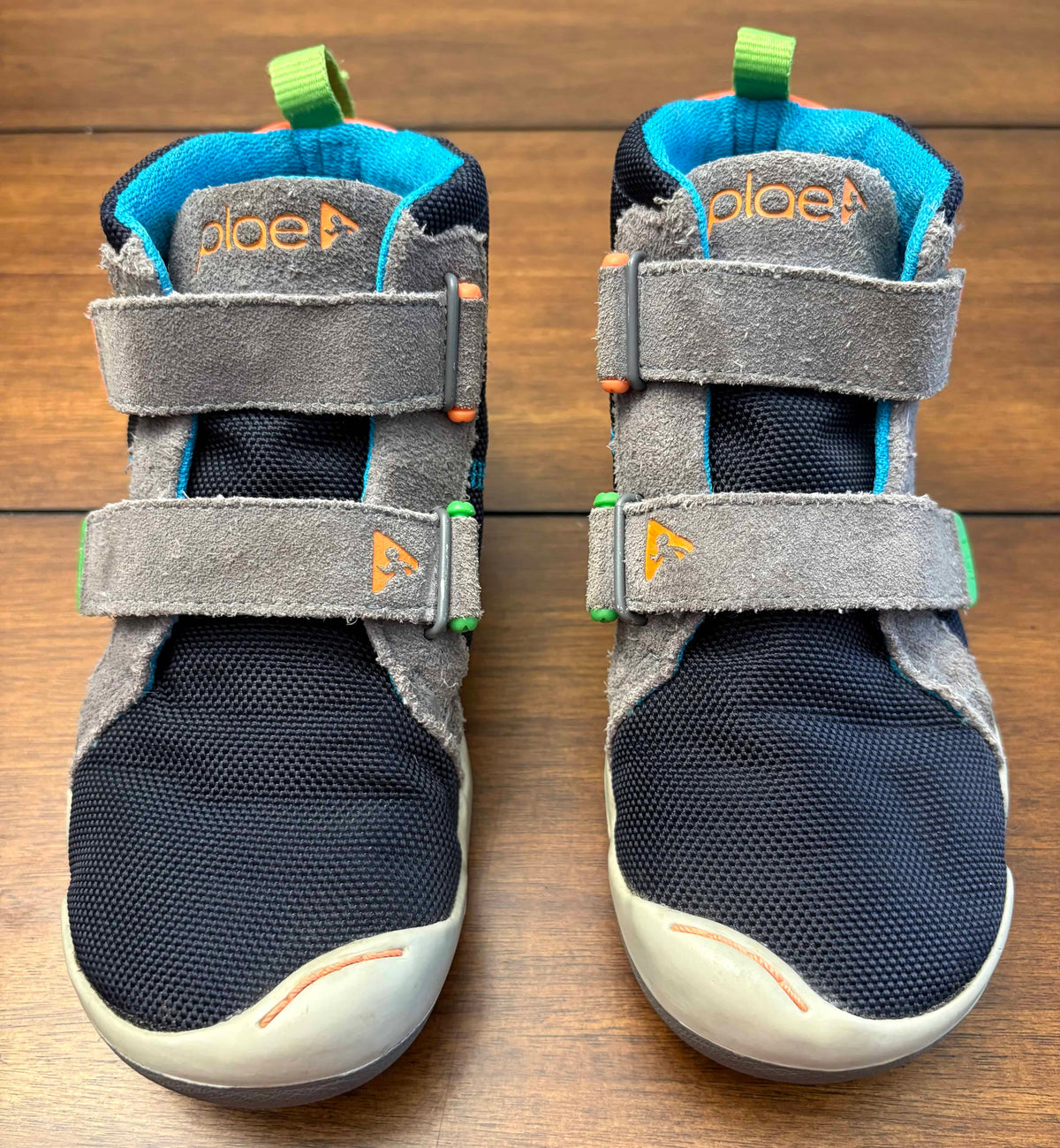 #197 Plae Boys Size 12 Navy & Gray Tennis Shoes