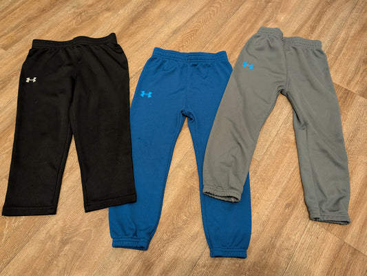 #7 Bundle of Boys Lightweight pants Under Armour Size 3T